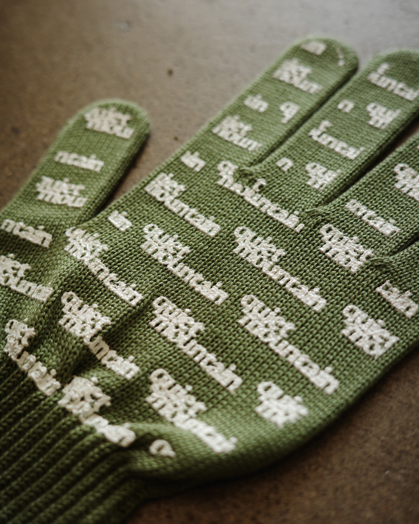 Knitted Gloves